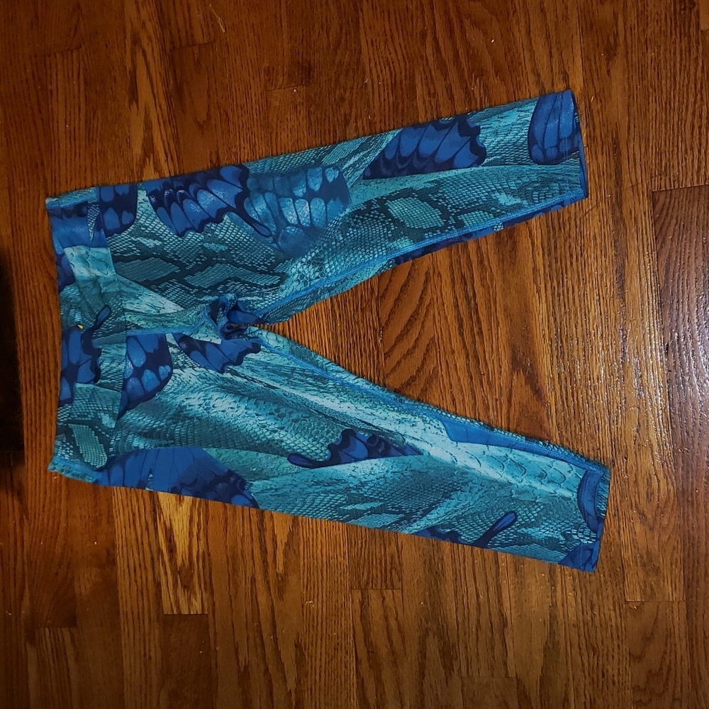 Pheel Buttery Print Capri Leggings